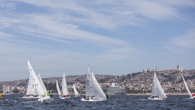 Apolonia, Caleuche, Fogonazo, El Olimpo y Valdivieso celebraron en la Regata Off Valparaíso