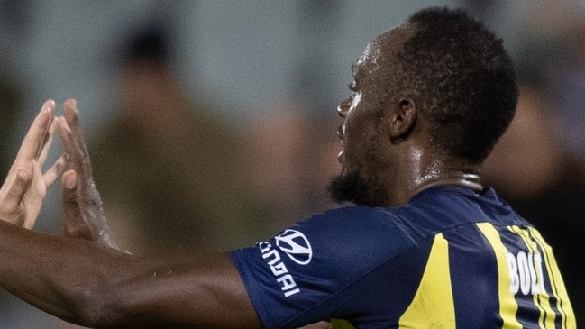 Ex jugador de la Premier League se burló de la habilidad de Usain Bolt para el fútbol