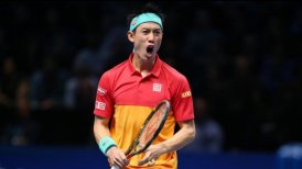 Kei Nishikori sorprendió a Roger Federer y lo derrotó en su estreno en el Masters de Londres