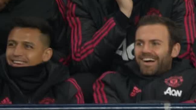Hinchas de Manchester United explotaron por risas de Alexis y Juan Mata en derrota contra el City