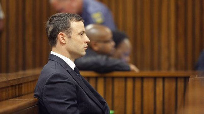 Pistorius sale de prisión para asistir al funeral de su abuelo en Sudáfrica