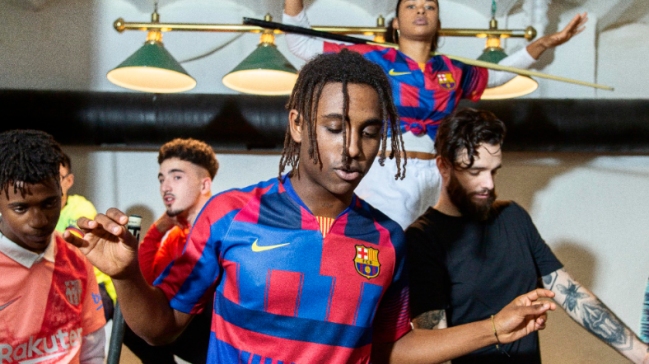 Nike celebra 20 años vistiendo a Barcelona con una camiseta de colección -