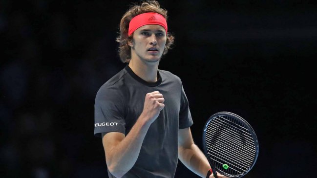 Alexander Zverev tumbó a Roger Federer y se convirtió en finalista del Masters de Londres