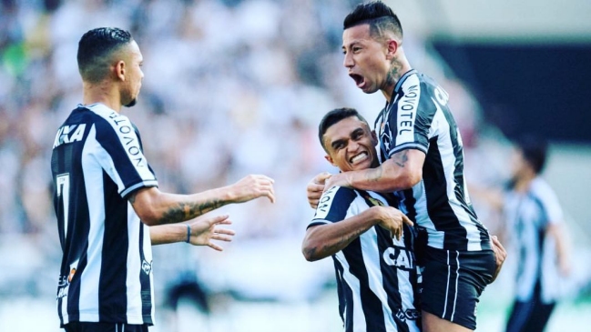 Leonardo Valencia fue titular en importante victoria de Botafogo sobre Internacional en Brasil