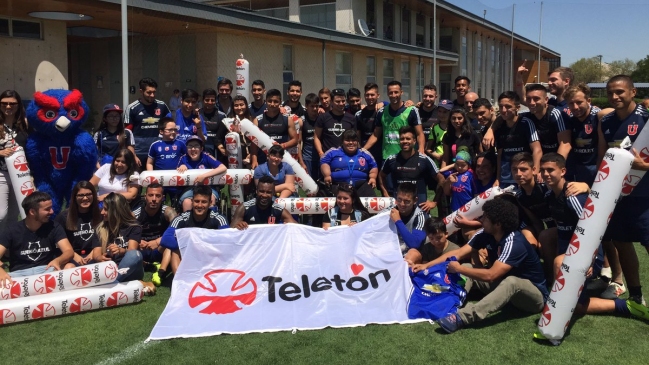 Niños de la Teletón visitaron al plantel de Universidad de Chile en el Centro Deportivo Azul