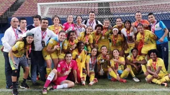 Campeonas de la Copa Libertadores Femenina denunciaron que el premio irá al equipo masculino