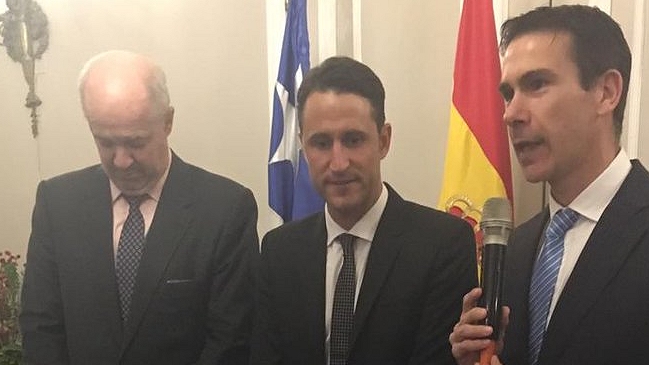 Beñat San José recibió reconocimiento de la Embajada de España