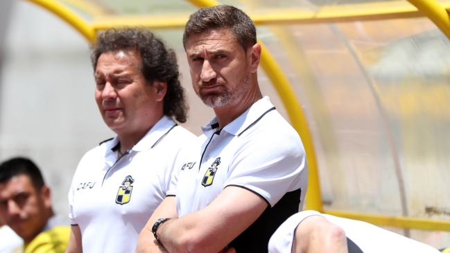 Coquimbo Unido confirmó la renovación de su entrenador Patricio Graff