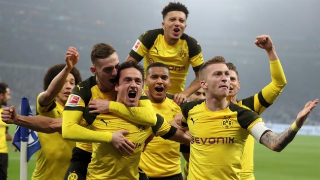 Borussia Dortmund estiró su racha ganadora tras vencer a Schalke 04