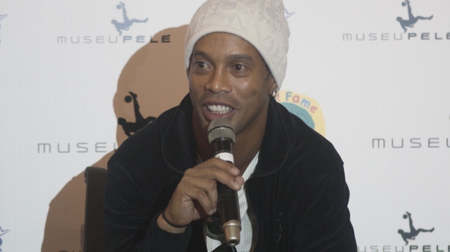 Ronaldinho utilizó un doble para eludir a la prensa en Sao Paulo