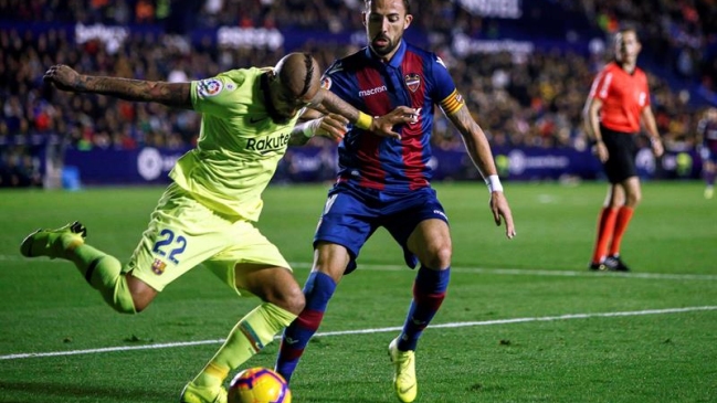 Arturo Vidal figuró con una asistencia en goleada de Barcelona sobre Levante