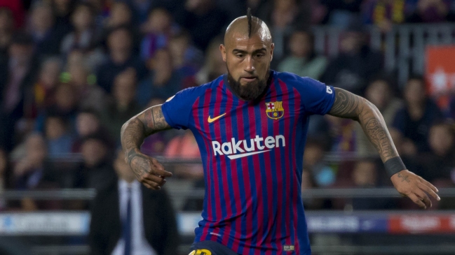 "Se ganó el cariño del Camp Nou": Arturo Vidal sigue sumando elogios de la prensa española
