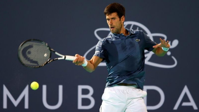 Djokovic venció en tres sets a Fucsovics y pasó a cuartos de final en Doha