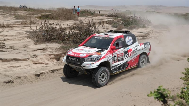 Al-Attiyah ganó el duelo a Peterhansel en la cuarta etapa de autos del Dakar