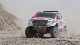 Nasser Al-Attiyah aumentó su ventaja en autos del Rally Dakar en etapa ganada por Sebastien Loeb