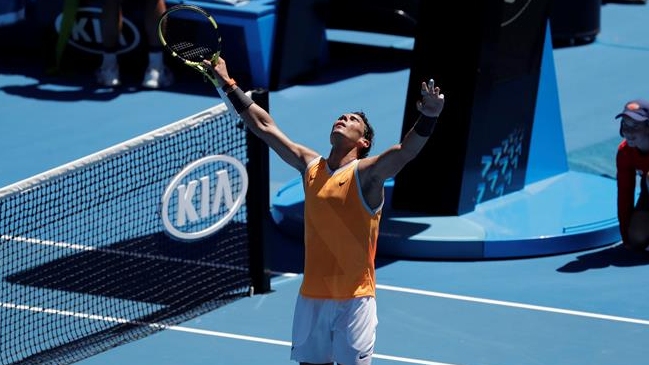 Rafael Nadal cumplió ante James Duckworth en Australia tras cuatro meses sin competir