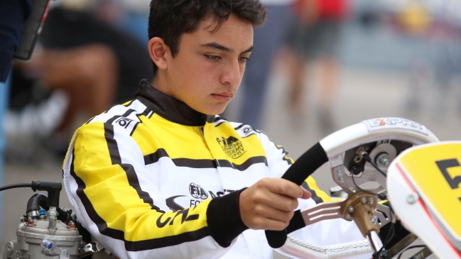 El joven piloto Nicolás Pino participará en la carrera del Parque O'Higgins por la Fórmula E