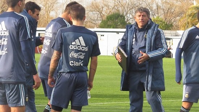 Ariel Paolorossi fue presentado en Colo Colo como el nuevo jefe de divisiones menores
