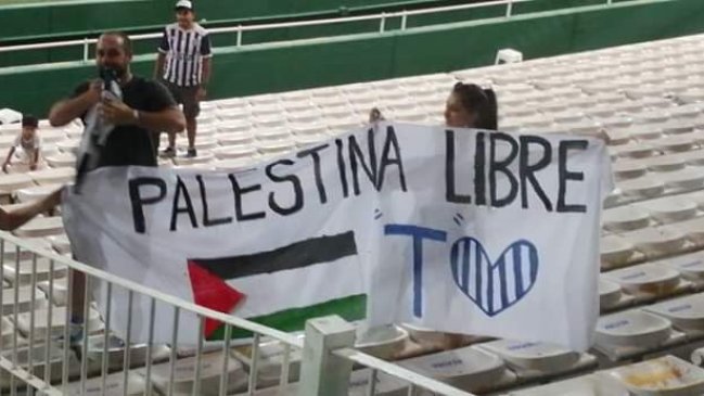 Hinchas de Talleres dedicaron un lienzo a la causa de Palestina