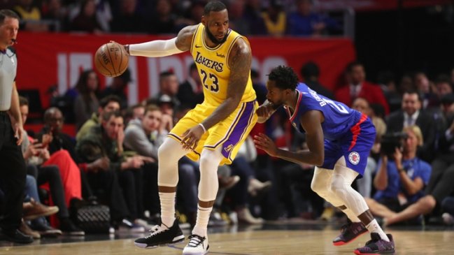 James supera a Jordan en puntos anotados en nueva derrota de Lakers