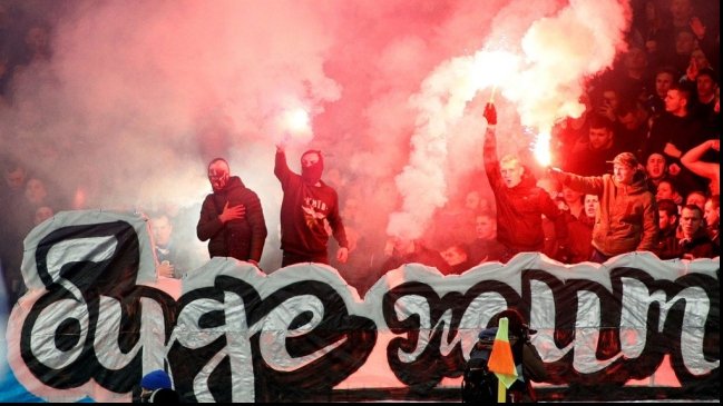 Grupo de ultras de Olympiakos golpeó y apuñaló a una hincha de Panathinaikos en Grecia