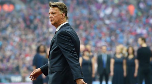 El entrenador Louis van Gaal anunció su retiro definitivo del fútbol