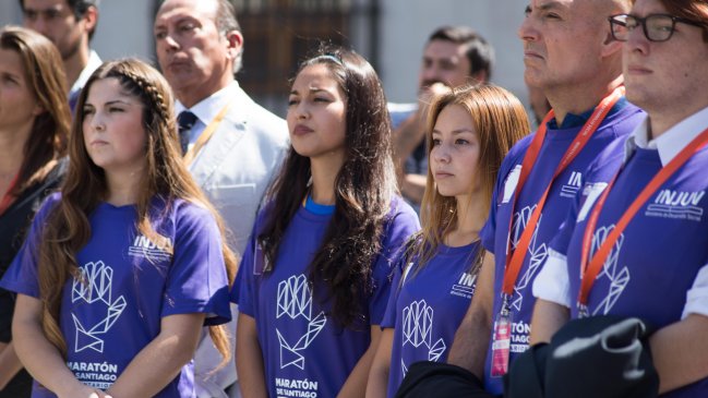 Maratón de Santiago contará con 500 jóvenes voluntarios durante la carrera
