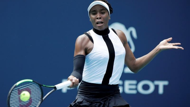 Venus Williams avanzó sin problemas a la tercera ronda en el Abierto de Miami