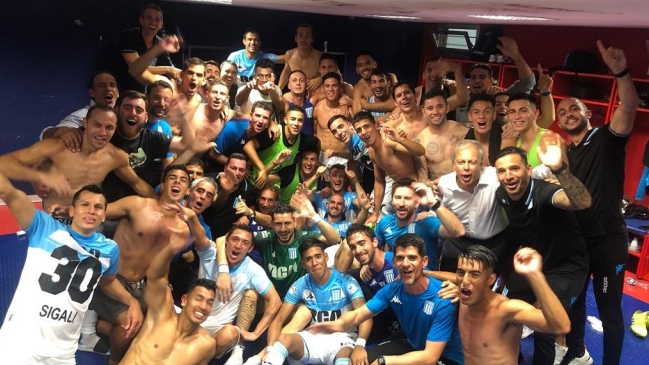 Chilenos Díaz, Mena y Arias acapararon las portadas argentinas junto al Racing campeón