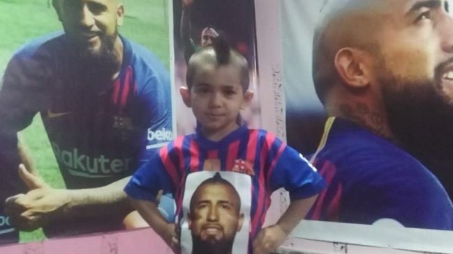 El impresionante fanatismo de un niño iraní por Arturo Vidal