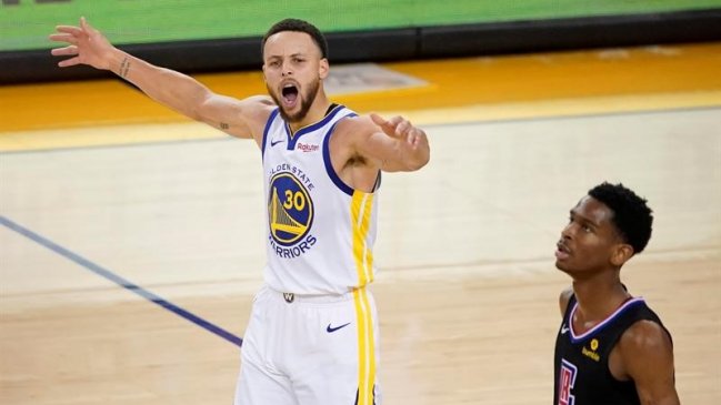 Curry guió triunfo de Golden State Warriors sobre Los Angeles Clippers en inicio de los play-offs
