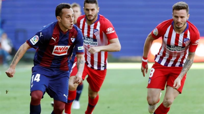 Fabián Orellana jugó en dura caída de Eibar ante Atlético de Madrid, que pelea el título en España