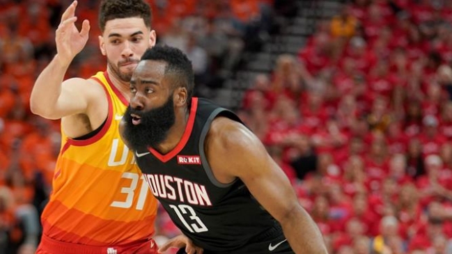 James Harden lideró victoria de Houston Rockets sobre Utah Jazz en los play-offs de la NBA