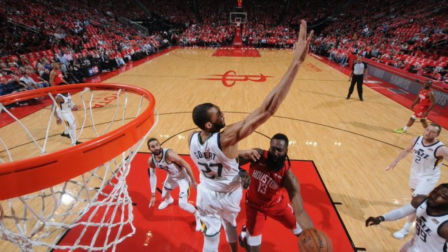 Houston Rockets se instaló en las semifinales del Oeste tras ganar la serie a Utah Jazz