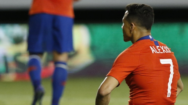 Claudio Borghi sostuvo que Alexis Sánchez piensa "bajarse" de la Copa América