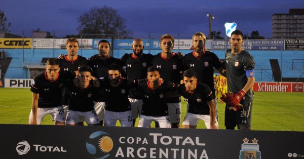 Estudiantes de Gonzalo Jara aplastó a Sarmiento Resistencia y avanzó en Copa Argentina