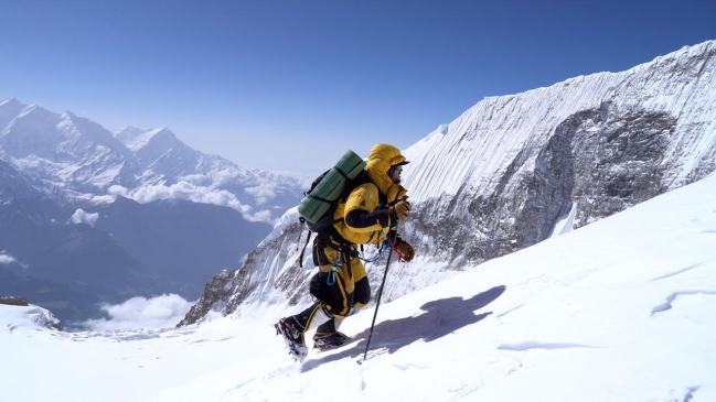 Chileno Juan Pablo Mohr alcanzó la cumbre del Everest sin oxígeno suplementario