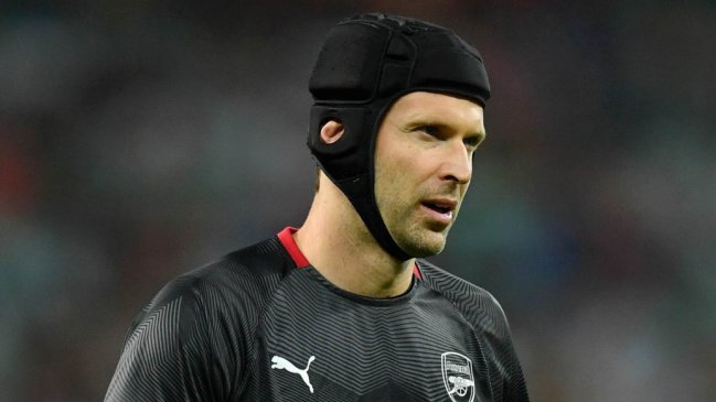 Petr Cech "colgó el casco" tras la amarga goleada en la final de la Europa League