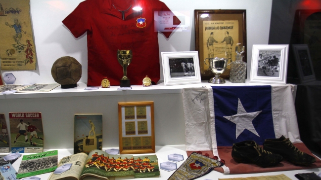 Reliquias del fútbol chileno y mundial serán exhibidas en el Estadio Nacional