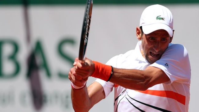 Novak Djokovic aplastó a Salvatore Caruso y accedió a los octavos de final en Roland Garros