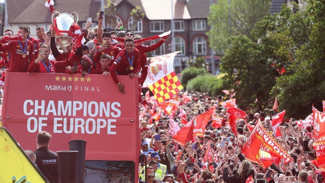Liverpool tuvo una masiva celebración con sus hinchas tras ganar la Champions League