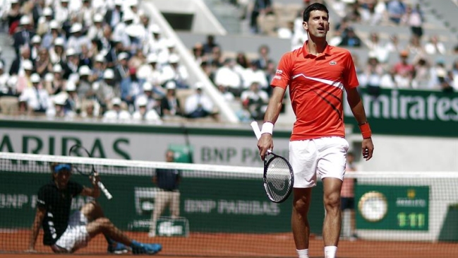 Djokovic firmó su regreso a semifinales de Roland Garros con sólido triunfo sobre Zverev