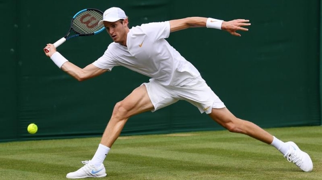 Nicolás Jarry impuso sus términos ante Jannik Sinner y avanzó en el ATP de s-Hertogenbosch