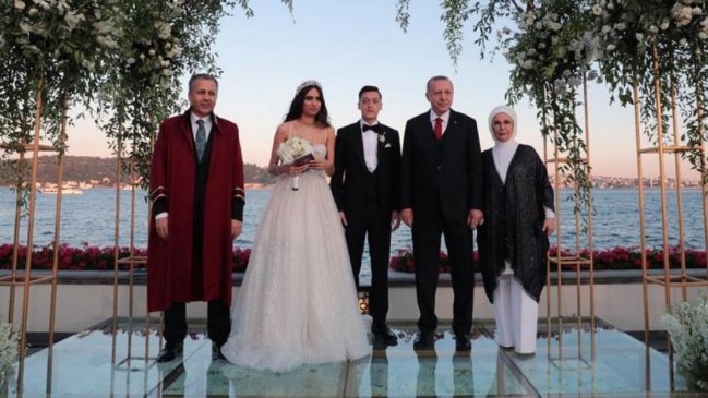 La boda de Mesut Özil, un gesto a Turquía, por sobre Alemania