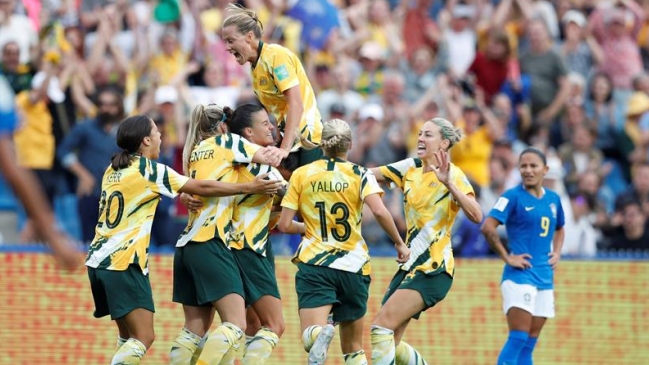 Australia logró gran remontada ante Brasil y entró en la pelea por clasificar a octavos del Mundial