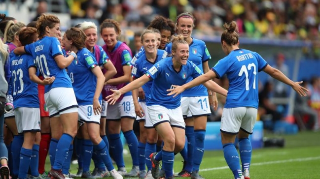 Italia goleó a Jamaica y selló su paso a octavos de final en el Mundial