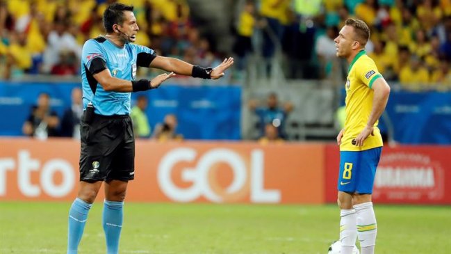 Julio Bascuñán será el árbitro del crucial partido de Argentina frente a Qatar