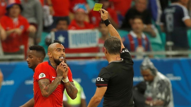 Cinco jugadores de la Roja están al borde de la suspensión en Copa América