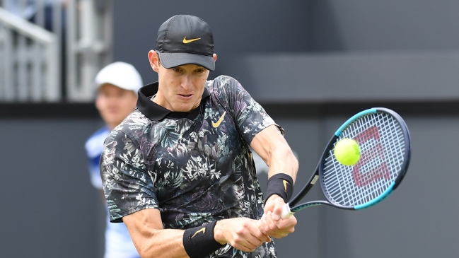 Nicolás Jarry batió con solidez a Pablo Cuevas y se instaló en octavos de final en Eastbourne