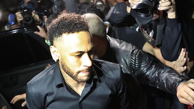 Policía paulista pidió plazo para entregar informe sobre supuesta violación de Neymar
